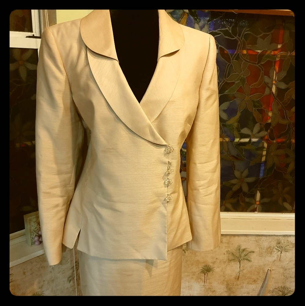 FORMAL LeSuit